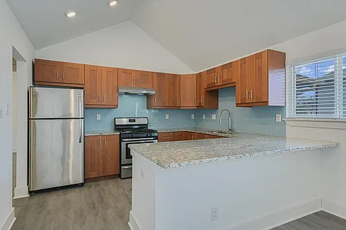 1311 E 52nd St #2 Photo 1
