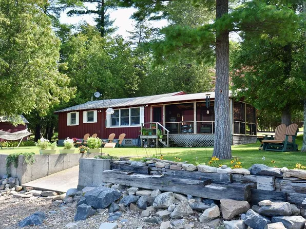 357 Corlear Dr, Willsboro, NY 12996