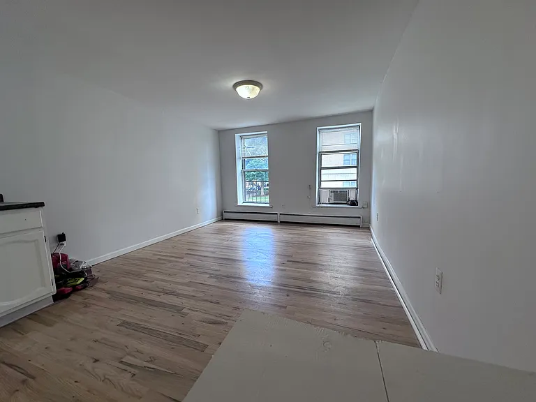 612 2nd St #4 — Photo 13