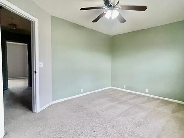 2146 Creekridge Point — Photo 14