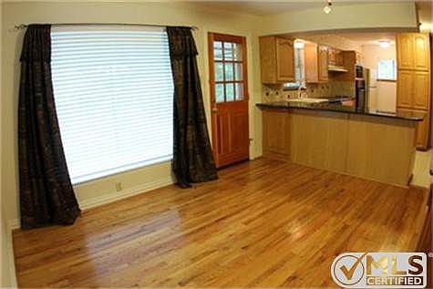 5th image of 2102 Peggy Ln