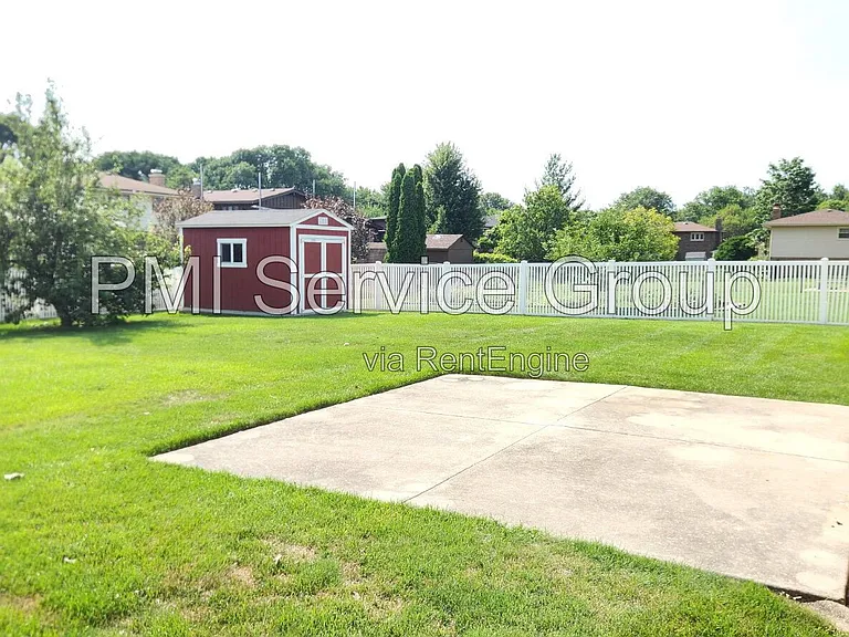7749 Lyman Ave — Photo 19
