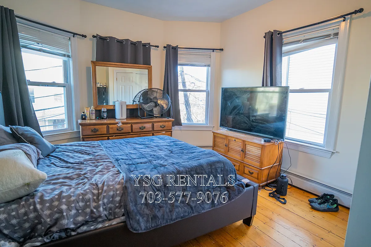 Building Photo - 53 Riverdale St #2