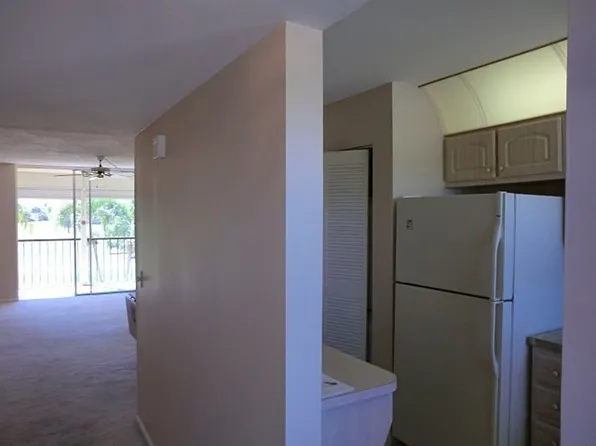 4380 27th Ct SW APT 203, Naples, FL 34116