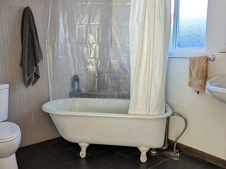 405 N Cloverdale Blvd #B — Photo 6