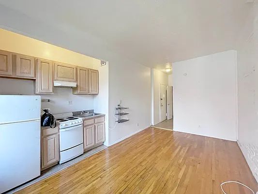 Rented by Taichi Fudosan | media 3