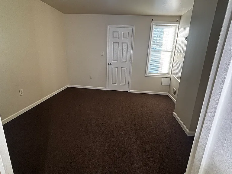 422 S Smallwood St — Photo 7