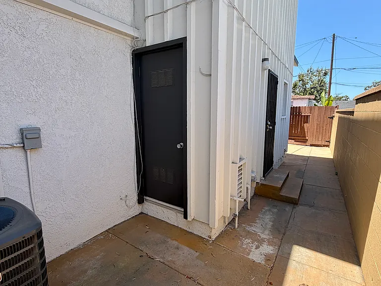 675 Ultimo Ave — Photo 24