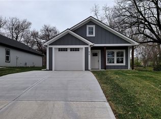 910 S Pope Ave, Independence, MO 64050