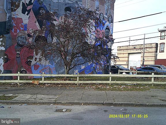 2nd image of 4904 Lancaster Ave
