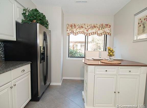 BRIGHT AND CHEERFUL KITCHEN...