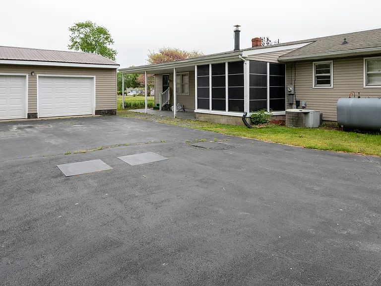 10359 Harrison Rd — Photo 8