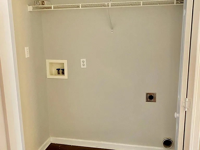 105 Chris Ln — Photo 6