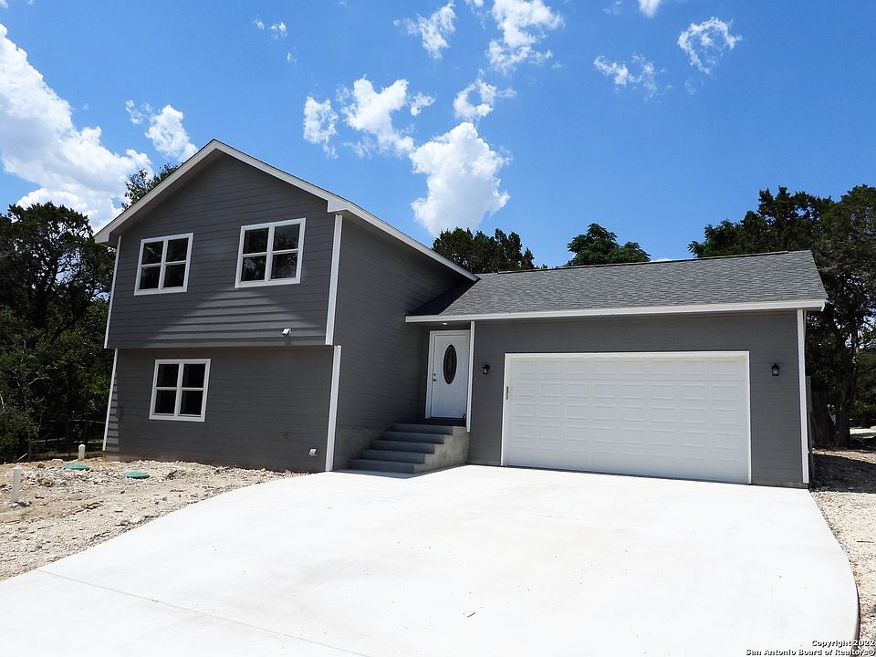 1st image of 384 Blue Gill Dr