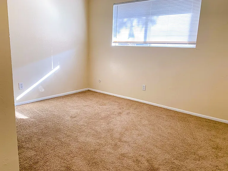 536 Madeira Dr SE — Photo 13