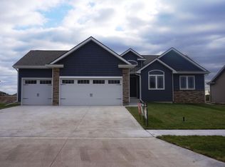 614 Sw 40th Street, Ankeny, IA 50023