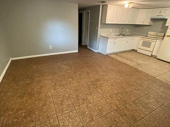 2nd image of 1606 E Annie St