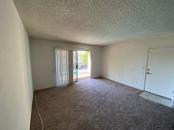 4th image of 1520 N California Ave #212