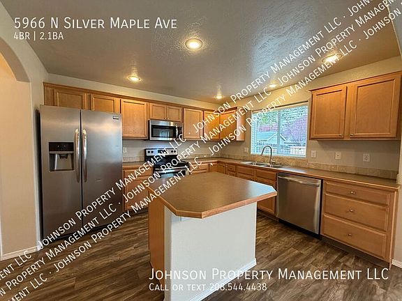 4th image of 5966 N Silver Maple Ave