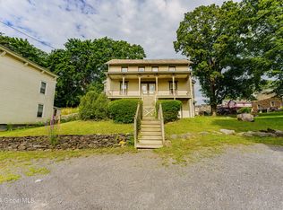4 Colvin Ave, Coeymans, NY 12045