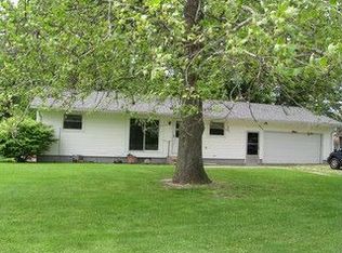 1 Lake Warren Dr, Monmouth, IL 61462