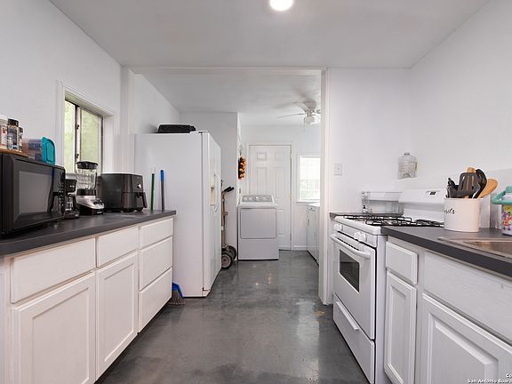 2nd image of 102 E BURCHAM AVE