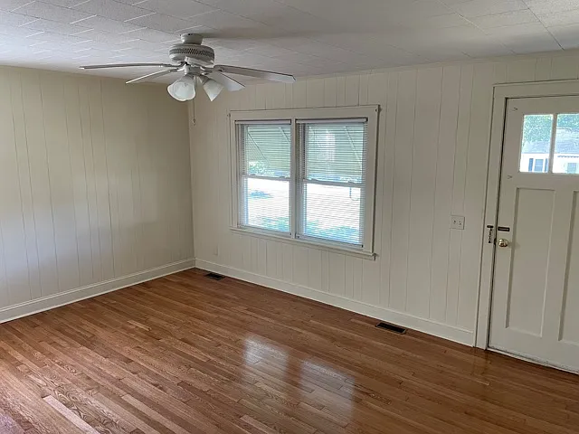 2308 McLean St — Photo 3