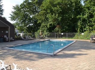 166 Old Brookfield Rd #215, Danbury, CT 06810