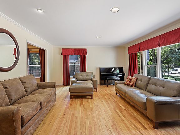 2nd image of 629 Charlemagne Dr