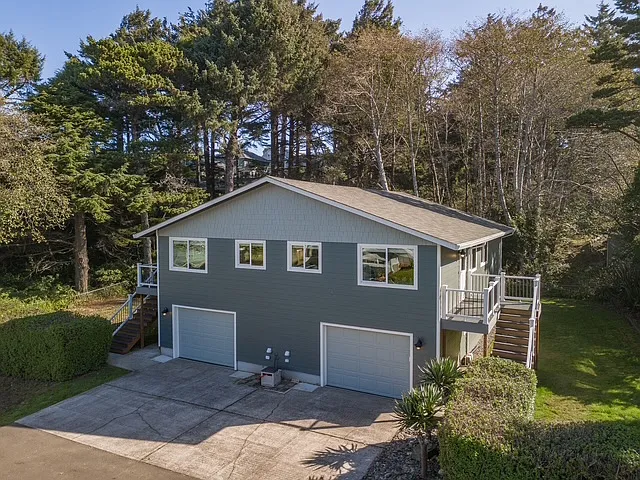 2346 NW Keel Ave — Photo 1