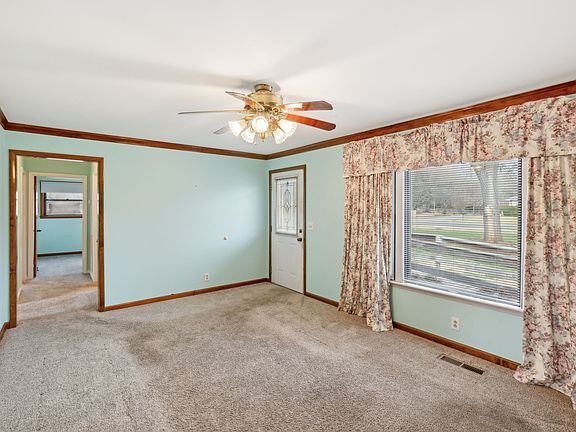 4th image of 212 Belaire Dr