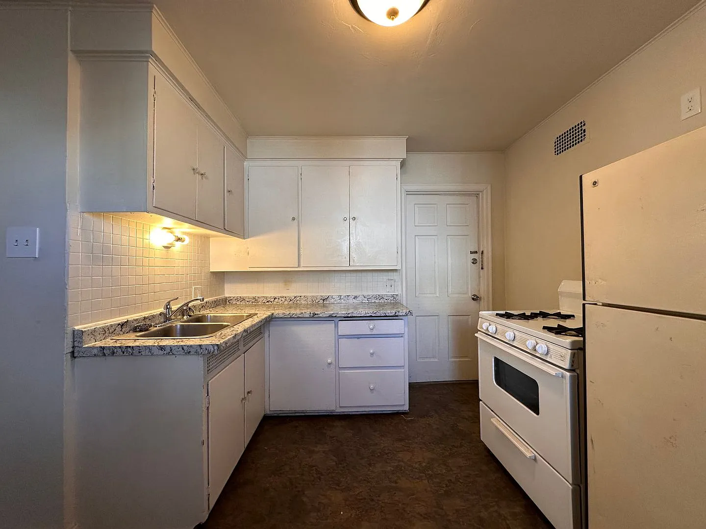 208 South Chestnut Avenue — Photo 4