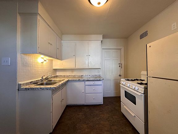 4th image of 208 S Chestnut Ave APT 1