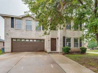 2904 Santa Sabina Dr, Grand Prairie, TX 75052