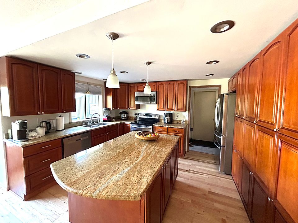 1st image of 27505 NE 20th Pl