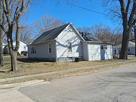 3rd image of 804 Monroe Ave