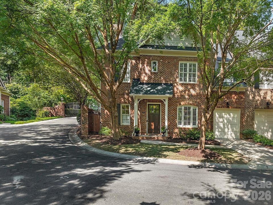 1st image of 221 Crownsgate Ct