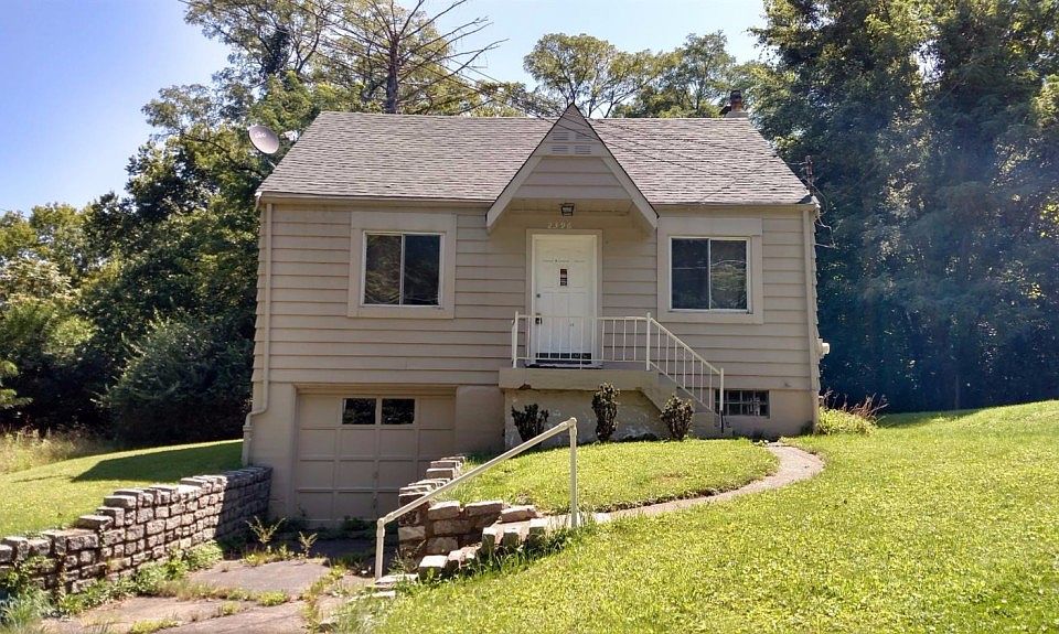 1st image of 2396 Brokaw Ave