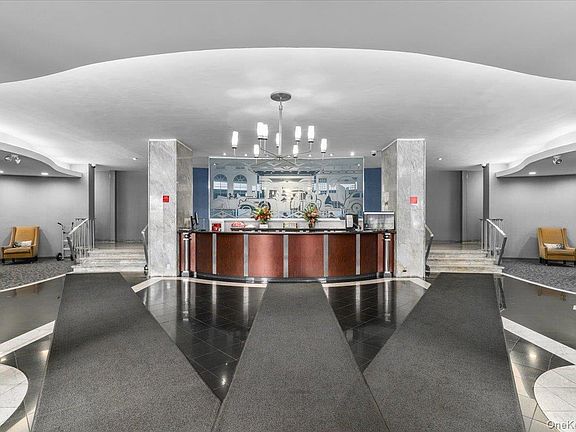 3rd image of 5900 Arlington Avenue #3S