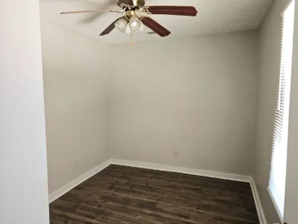 3 bed, 1100 sqft, $1,100 — Photo 4
