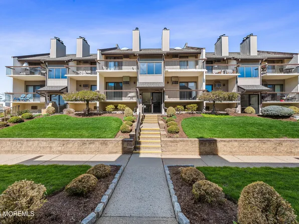 806 W Ridge Mews #806, Wood Ridge, NJ 07075