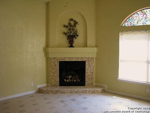 4th image of 6216 Les Harrison Dr