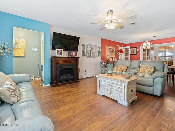 5th image of 21 Zeeland Drive