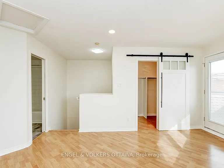 158 Rochester St W — Photo 20