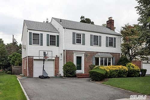 2nd image of 11 Maple St