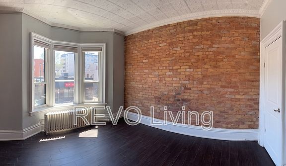 4th image of 477 King St E #463