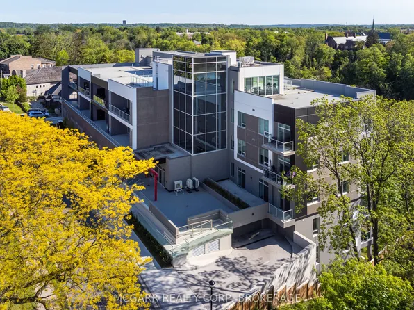 77 Yates St #403, Saint Catharines, ON L2R 5R7