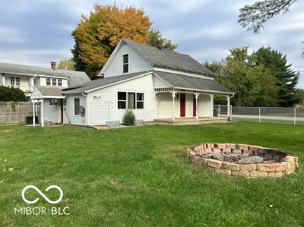 83 E Walnut St, Fountaintown, IN 46130