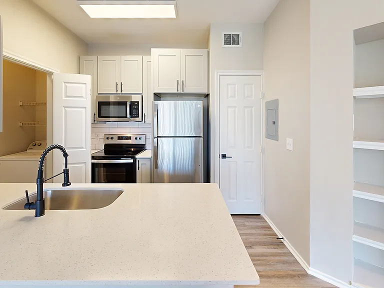 Lakeline Villas — Photo 94