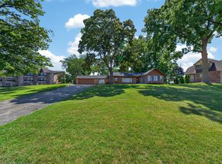 2079 Klingensmith Rd, Bloomfield Hills, MI 48302